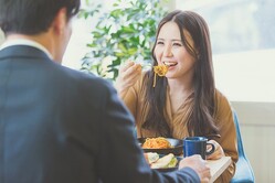 「サイゼ論争」再燃！ 初デートの店への反応、付き合う相手の見極めで参考になる？