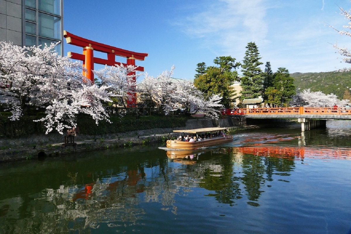 貸し切り十石舟で京都の桜を楽しむなど「HOTEL THE MITSUI KYOTO」で特別な春の宿泊体験