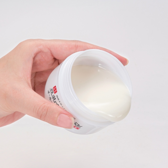 プチプラスキンケアで人気の『なめらか本舗』、世界新開発「高純度豆乳イソフラボン」使用の“保湿ライン”がリニューアル