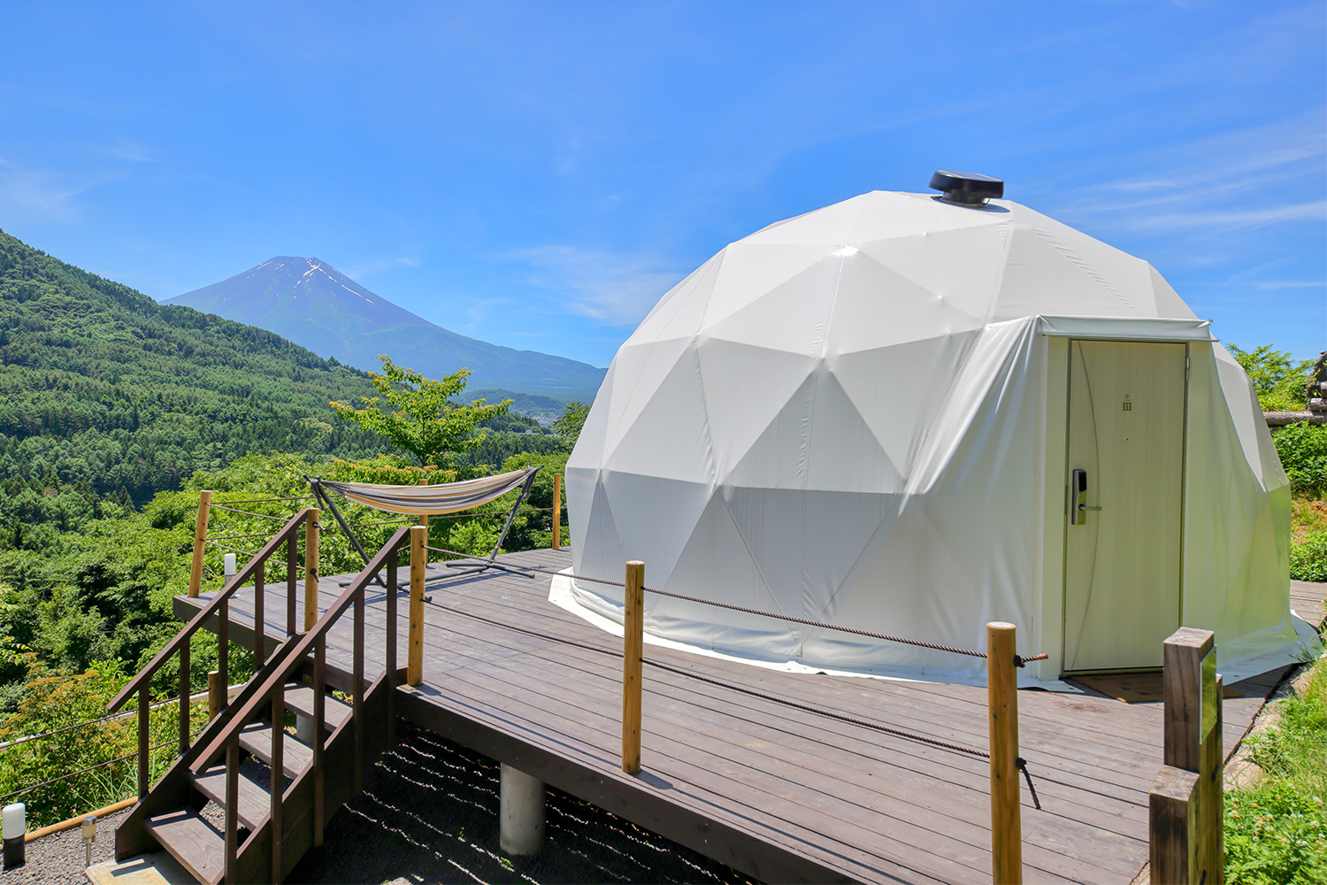 山梨県富士吉田市の「杓子山ゲートウェイキャンプ」に新ドームテントが増設