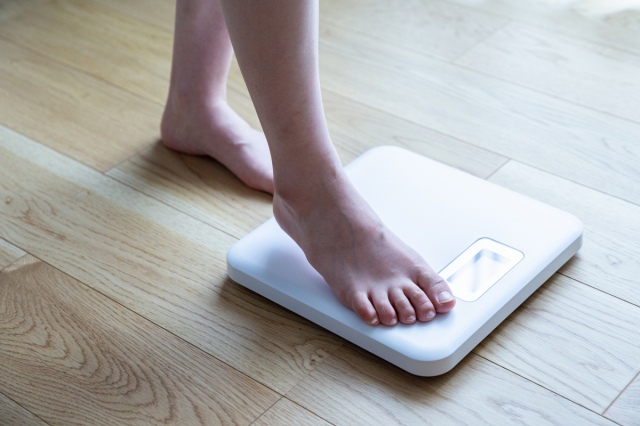 夏は太る人が痩せる人の３倍？ 様々な不調の原因にも…“夏太り”最新事情【医師監修】