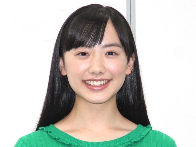 19歳・芦田愛菜、美容誌『VOCE』の表紙に 「感慨深い」「マジか!! ついに愛菜ちゃんが大人メイク雑誌の表紙を」