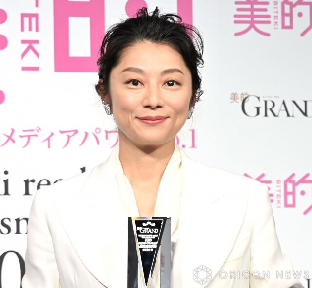 43歳・小池栄子「ワクワクしてもらえる表現者でずっとありたい」 美容の“師匠”はMEGUMI