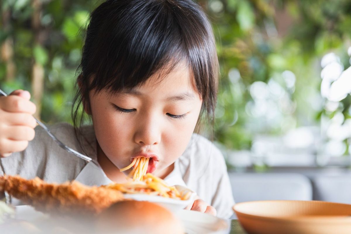 子供の下顎に"梅干しのようなしわ"ができたら要注意…歯並びが悪くなる"口呼吸"の子供の特徴