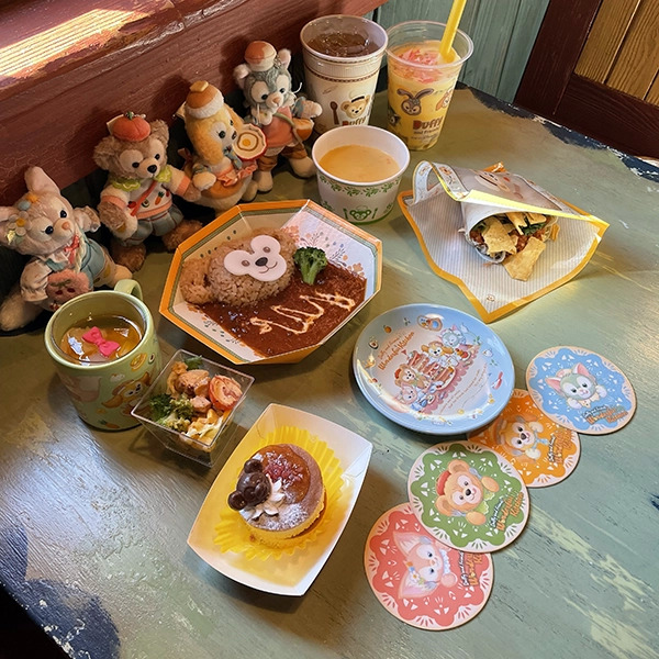 いま東京ディズニーシーでダッフィーたちのキュートなフードが食べられるの！コースターやスーベニアも必見だよ