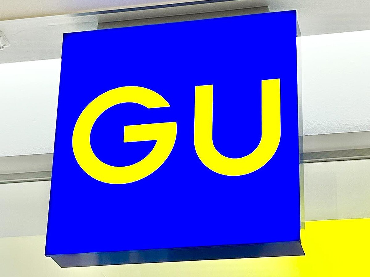 今めっちゃ売れている！【GU】50代スタッフが着こなす「人気アイテム」とは？