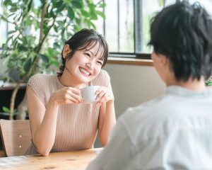 「口ベタなのに、なぜか女性から愛される男性」に共通している5つの特徴