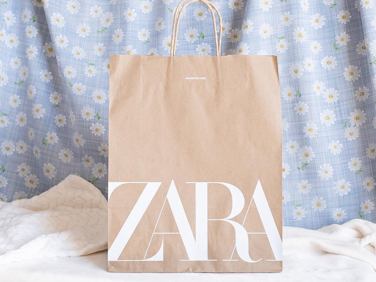 「可愛すぎるのは苦手」な40・50代へ！【ZARA】大人に似合う♡「花柄トップス」