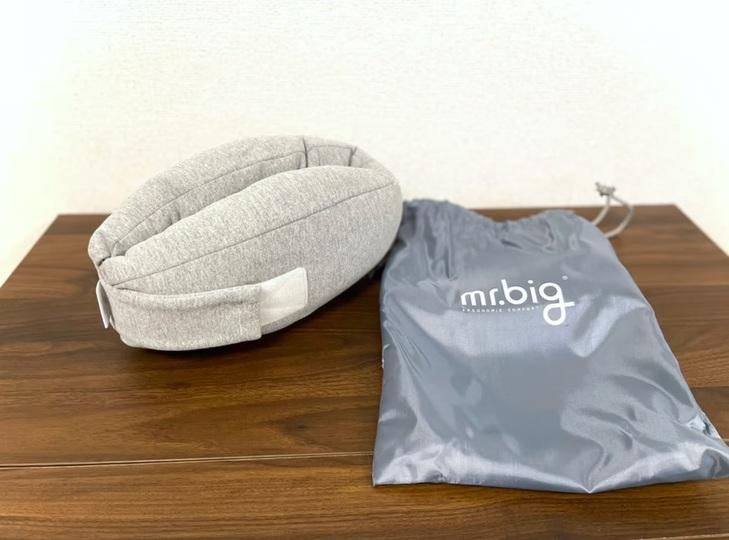 座ったままで快適な姿勢をキープしてくれる「mr.big トラベルピロー」を試してみた