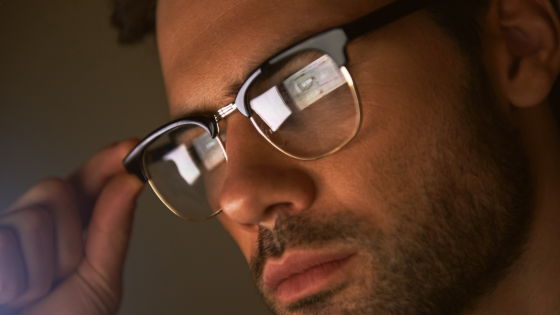 男性は女性よりもエッチな画像に気を取られやすいという研究結果