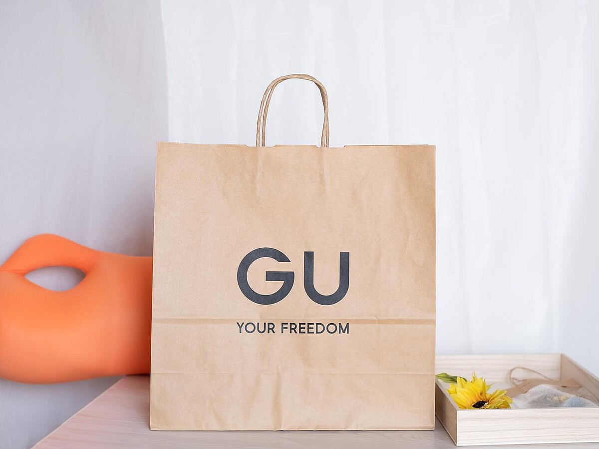 【GU】の「着回し力100点シャツ」が 990円に値下げだとおお！？