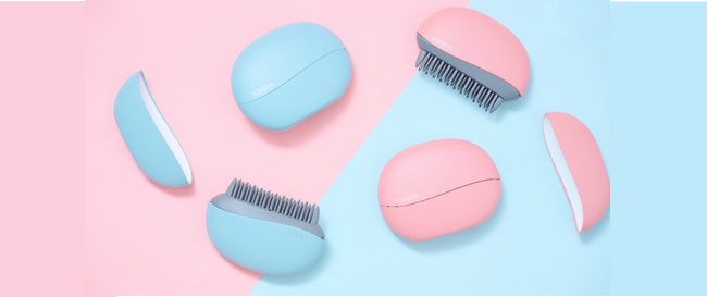 ヘアサロンapish監修手の平サイズのコードレスヘアアイロン。ダメージレスでどこでも簡単にヘア直し。高濃度イオンで素早くツヤ髪に。「イコエル イオンコームアイロン」新発売!