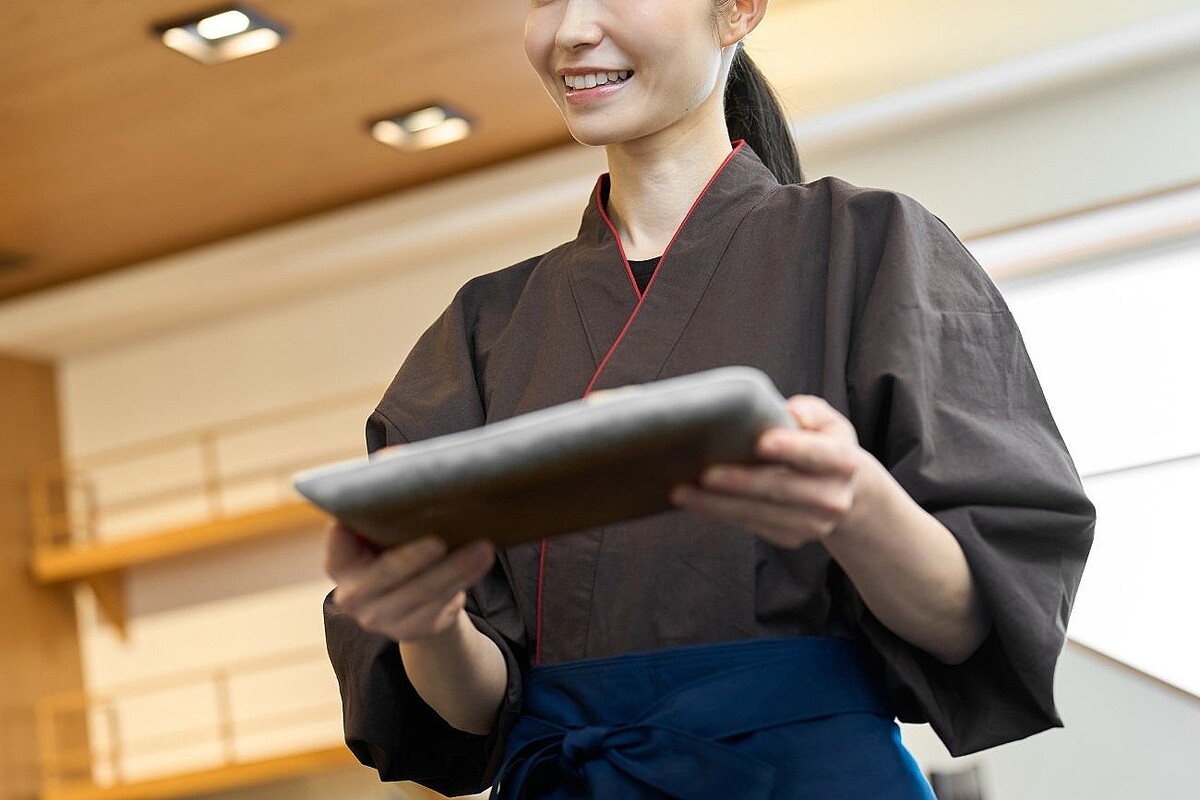 感じの悪い人が連発する言葉。「させていただきます」と、もう一つは何？