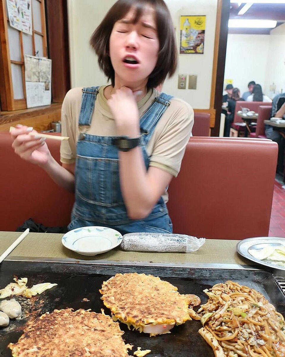 ?最高の大阪グルメ?34歳人気タレントの「爆笑」観光写真に反響「うまい屋に八重勝だ！」「熱さが伝わってくる（笑）」