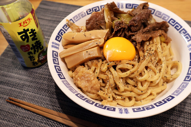 【すき焼きにんにくまぜそば】すき焼きのたれが余ったらニンニクガッツリ極太まぜそばにカンタン超絶アップグレード！＜野島慎一郎のバカレシピ＞