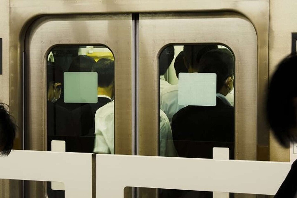 「妊娠中は毎朝、電車で座って通勤していた私。いつも同じ車両のサラリーマン男性が…」（東京都・30代女性）