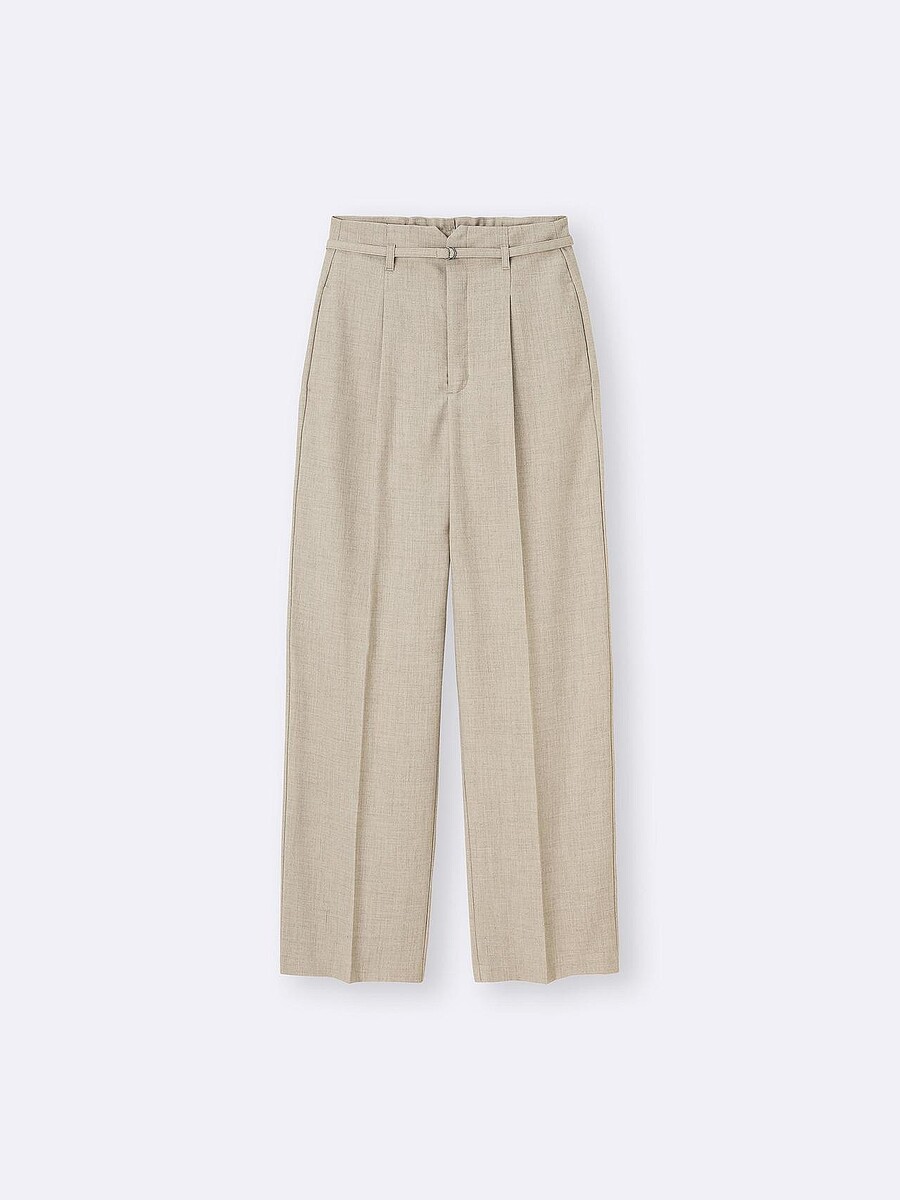 ち、血眼で探せーーーッ！【GU】40・50代のキレイ見え♡「上品ベージュパンツ」