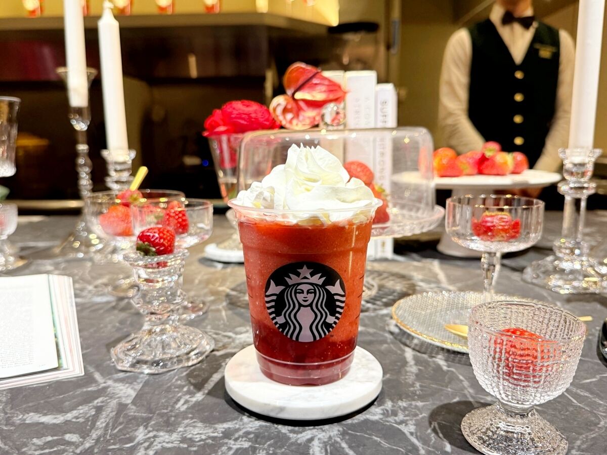 スタバ新作『THE 苺 フラペチーノ』はいつまで飲める？ 値段・おすすめカスタムを紹介