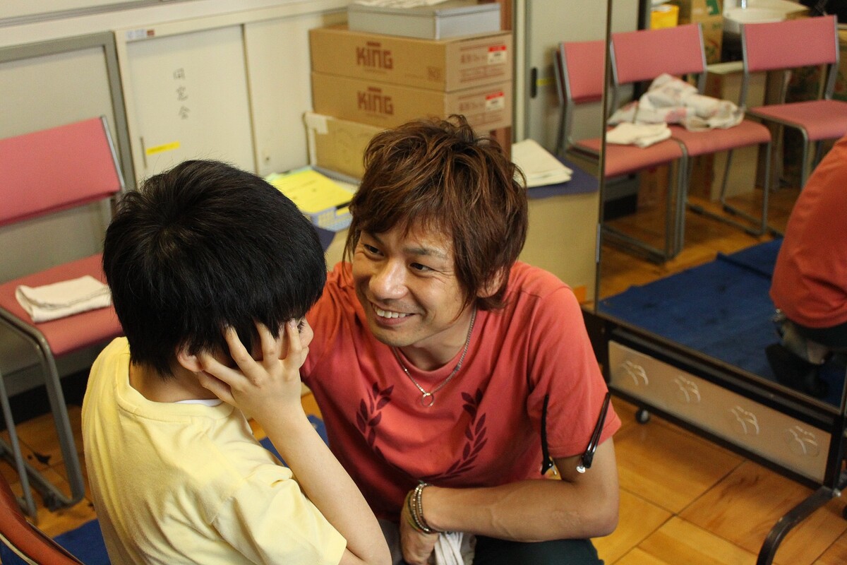 「しょうもないプロ根性だ」と自分を責めた夜 発達障害の子の「駆け込みヘアサロン」を15年続ける美容師の「後悔」と「決意」