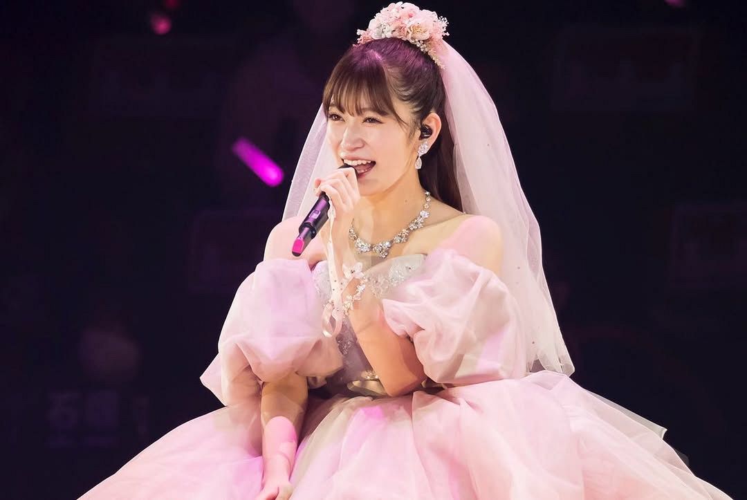 「え、待って！」昨年結婚の28歳元アイドル?圧巻フォト?に反響「言葉が見つかりません」「ひざがピンクで見惚れちゃうでござる」