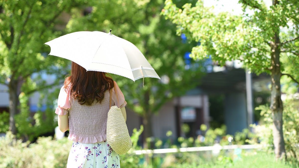 【GW紫外線対策】4月の紫外線量は9月と同じ！〈夏老け〉を引き起こす、肌のたるみ・シワの原因は〈一重項酸素〉。真皮層のダメージ予防に必要なのは…