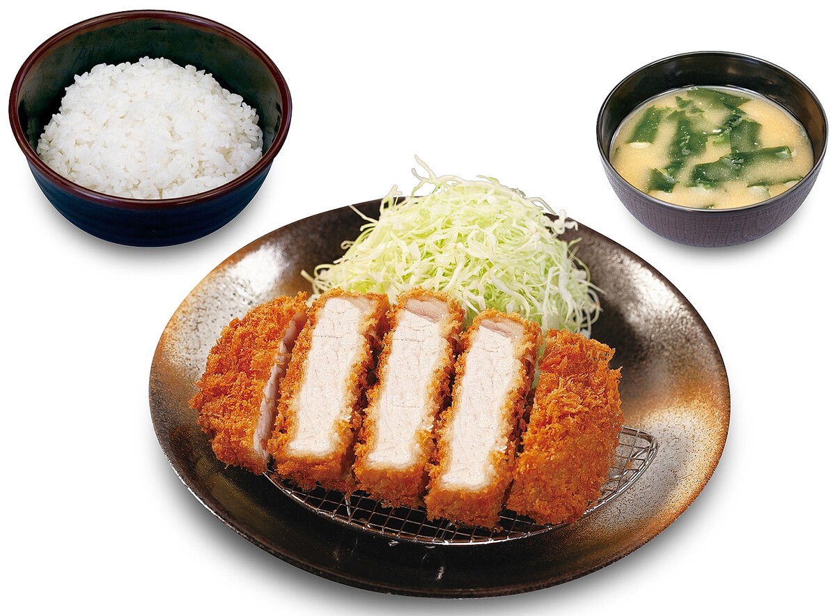 松のや「厚切りロースかつ定食」4月23日発売、定番ロースかつが“厚切り”になって新登場