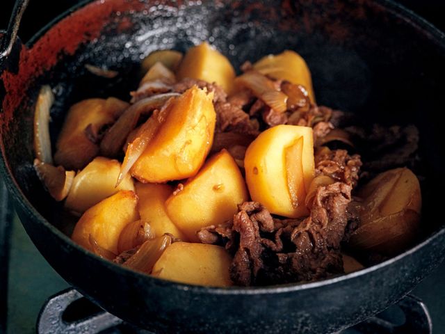 【永久保存版】あの「料理の鉄人」で勝利！小林カツ代の『伝説の10分肉じゃが』の作り方