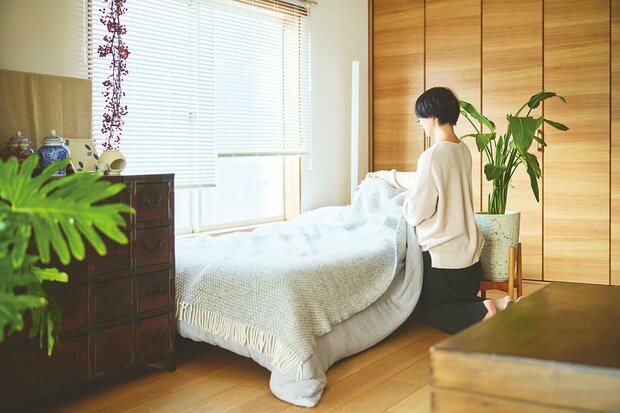 ひとり暮らしになった50代の「家具選び」。無印良品のベッドは“背の高さ”が決め手に