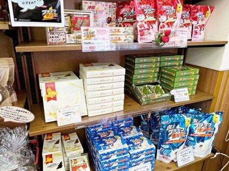 地域限定『ブラックサンダー』が勢ぞろい！？【有楽製菓の工場直営店】がスゴかった♡人気商品TOP5も♪