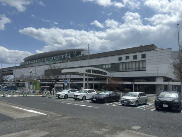 え？空港のフードコートに”有名駅弁”があるのですが…？ 食べてみたら不思議な感じでした。でもちょっと課題はあるかも