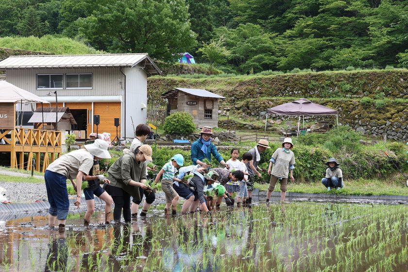 田植え体験会開催！善玉菌リトリート施設 HOLY FUNGUS