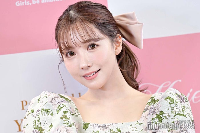 三上悠亜、新ヘアにイメチェン「雰囲気変わる」「春らしくて素敵」と反響