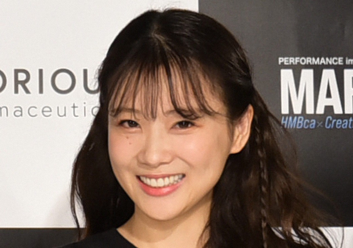 重盛さと美「スタート仰向け無理」 理想の寝姿勢は「横向きでおっぱいをなるべく隠して」