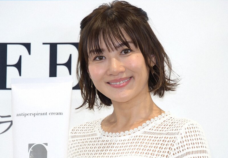 47歳元“ビジュアルクイーン”「入院しました…」にファン驚くも実は「美容と健康のため」と明かす