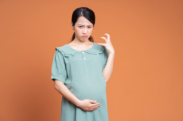 「なぜ席を譲らない?」混雑する産婦人科の待合室…同伴男性が席を占拠「患者を優先して」「もうすぐ父親だよね?」