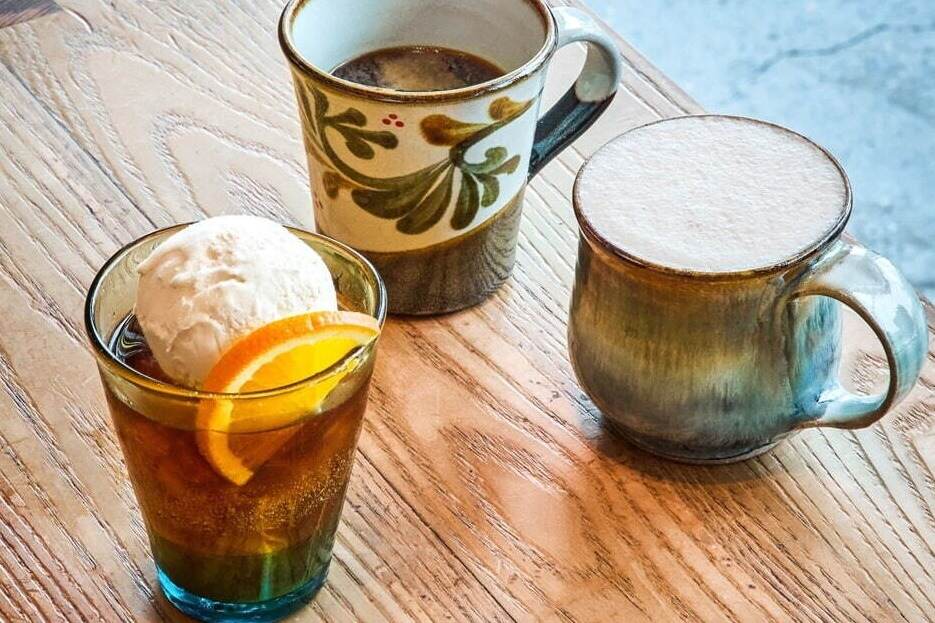 スターバックス リザーブ ロースタリー 東京「器が主役」期間限定バー、バニラ&オレンジ香るコーヒー等