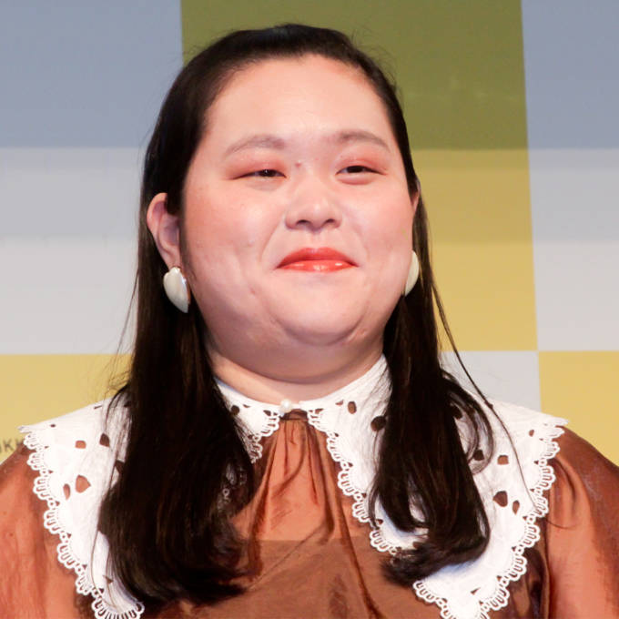 ぼる塾・田辺智加「とてもみずみずしくて」最近の愛用リップを紹介!