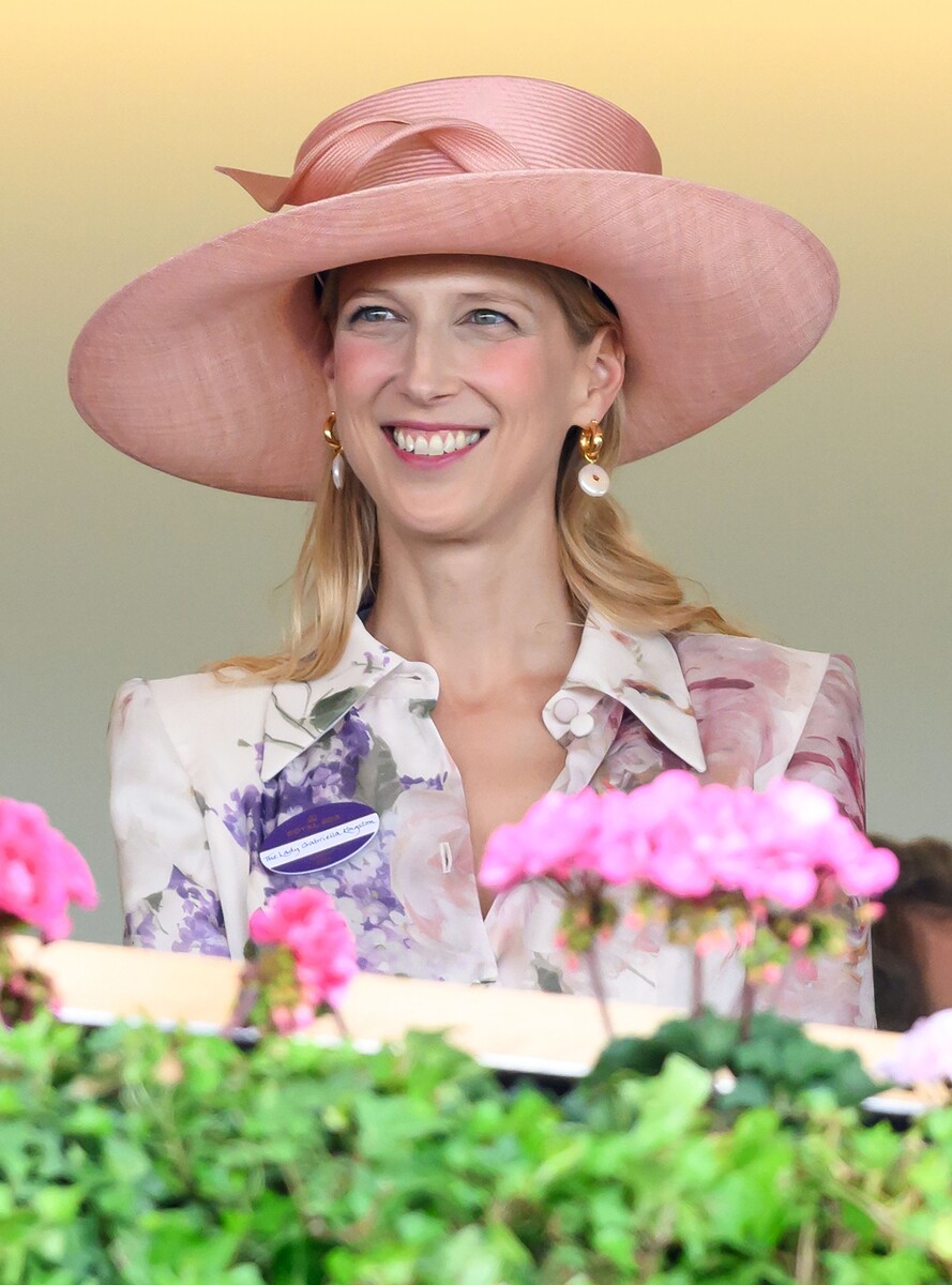 レディ・ガブリエラ・ウィンザー、夫の自殺後初のインタビューに答える キャサリン皇太子妃との関係にも言及