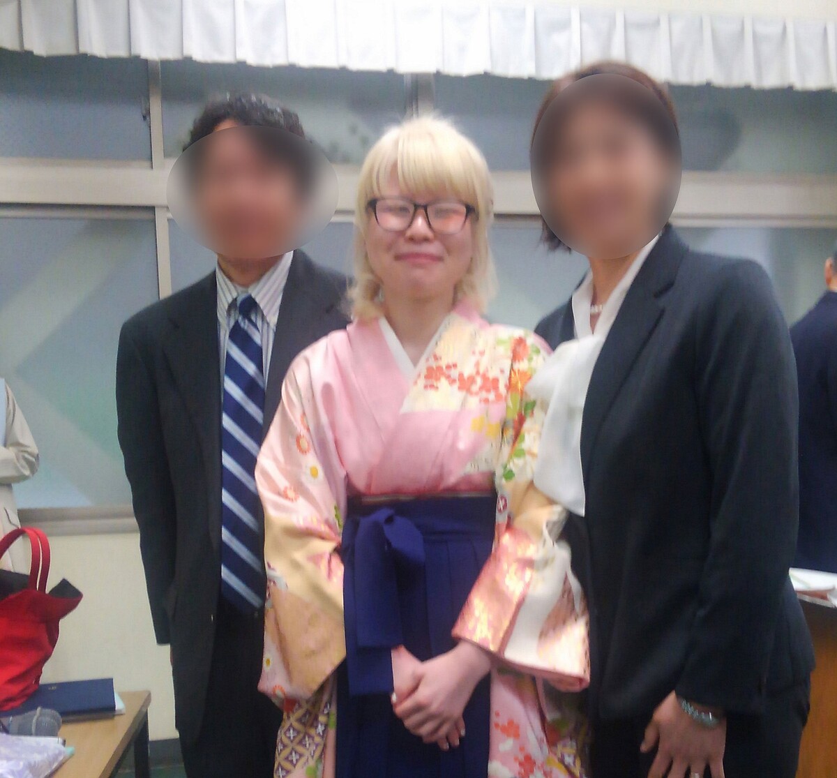 「神秘的なイメージが重圧に」白い肌と髪のアルビノ女性「私は恋愛も結婚も選ばれない」境地から前を向けた「言葉」