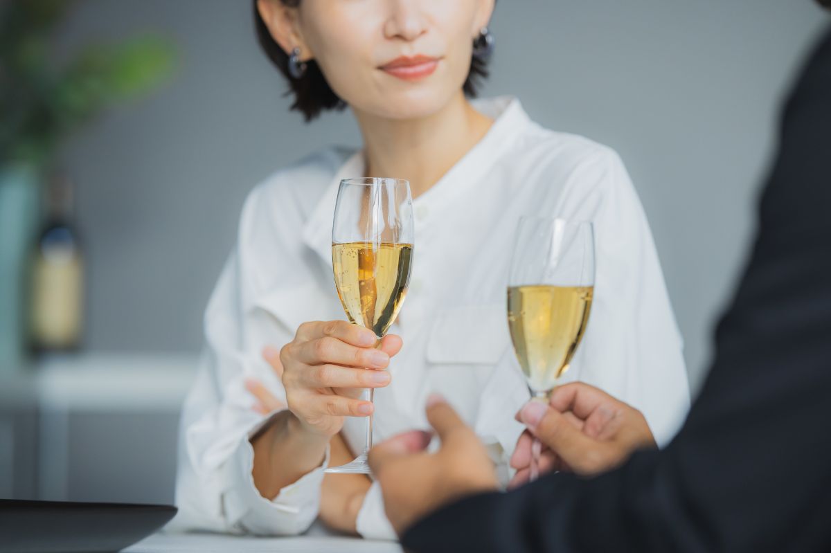【婚活】「まるで食い逃げじゃないか」 初デートで高級焼き肉…会話は素っ気ないのに箸はよく動く女性に3万円支払った45歳男性の「その後」