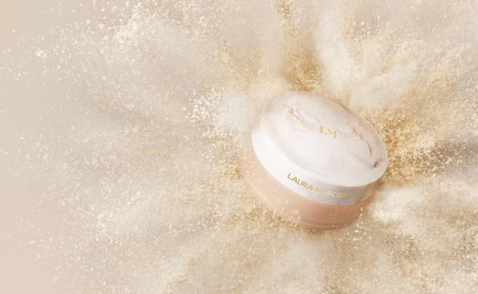 ローラ メルシエ、「ウルトラブラー」のパウダーがビッグサイズ&現品サイズのパフとセットになって限定発売!