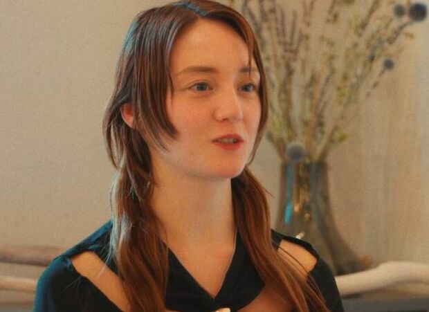 29歳モデル美女「私たちは裸族」14歳年上彼氏と裸で同棲生活、結婚にも前向き「彼が寝たきりになっても車いすになっても面倒みたい」