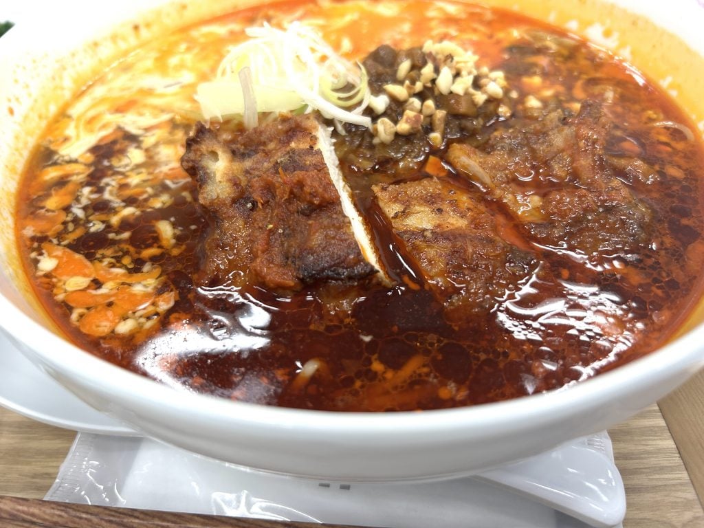 分離スープに驚き！ デニーズ×飯田商店の進化系担々麺を実食レポ