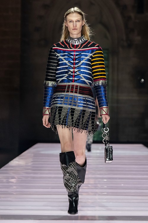 【ルック】ルイ・ヴィトンがニコラ・ジェスキエールによる2026クルーズ・コレクションを発表