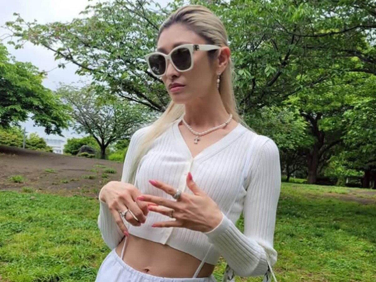 山田優、おなか丸見えショットにファンから絶賛の声! 「美しくて眺めてはうっとり」「無敵やぁ!」