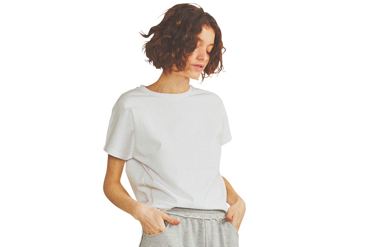 【明日なに着る?】Tシャツ+スウェットをクラスアップ「スウェット素材のフレアスカート」