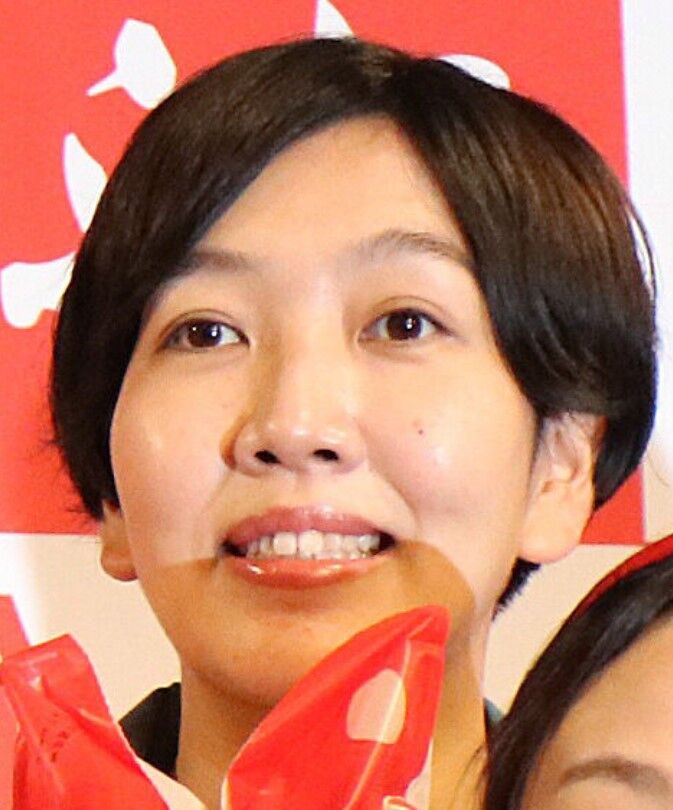 「ドッキリやと」人気女性芸人 別人級に激変したモデル姿に騒然「え?!」「美人すぎる」「安藤サクラさん」