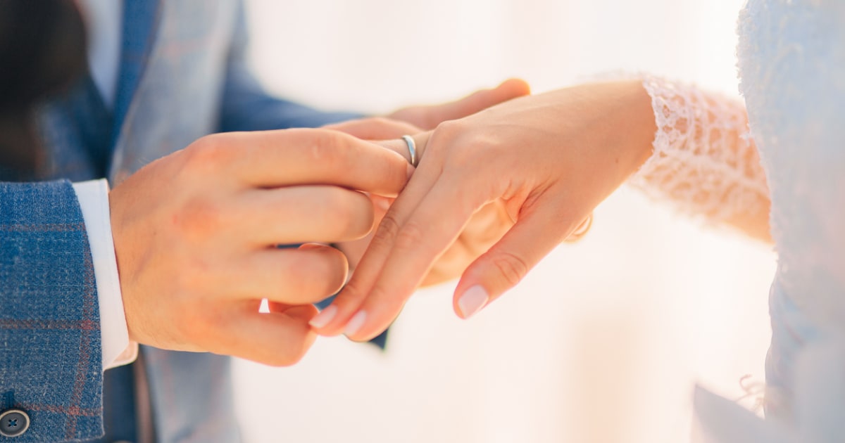 「200万円台」は圧倒的に不利…婚活市場で男性が考える、女性の「妥当な年収」とは?