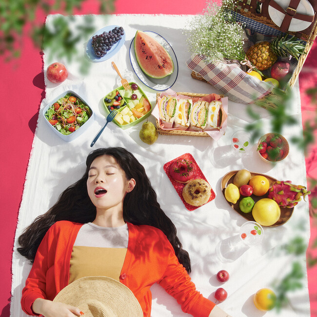 大人女子のおしゃれピクニックに！ “まっしろ” なレジャーシート「HEIDI」誕生