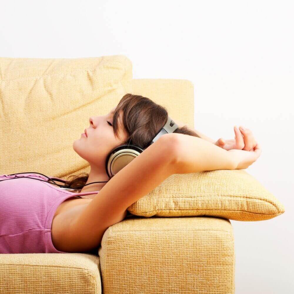 女友達に「恋愛はご無沙汰?」と思われてしまう女子の特徴9パターン